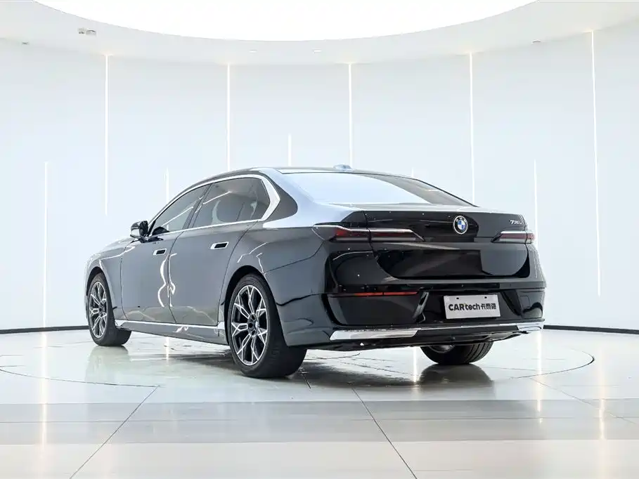 BMW 7 Series 7 2023 735Li Luxury