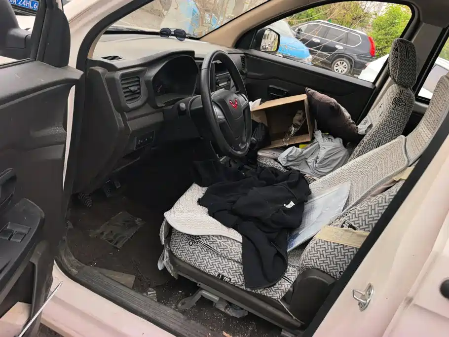 Wuling Hongguang V — миниатюра 9