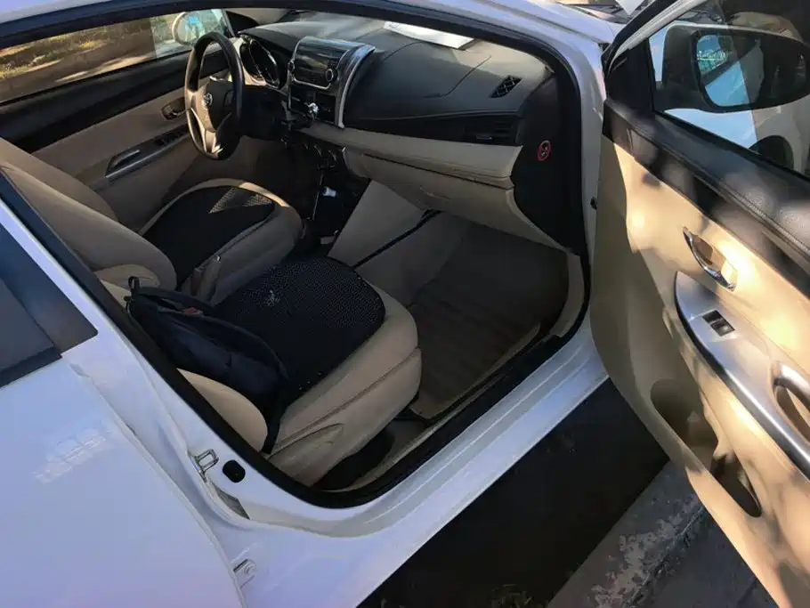 Toyota Yaris L — миниатюра 8