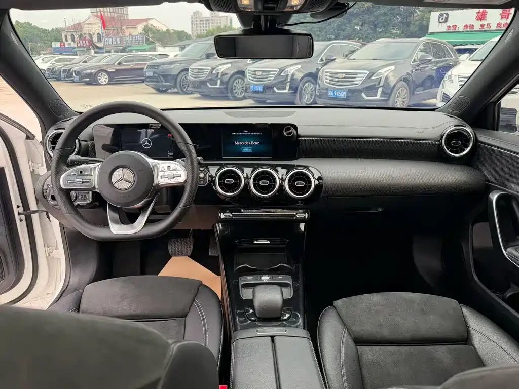 Mercedes-Benz A-Class — миниатюра 6