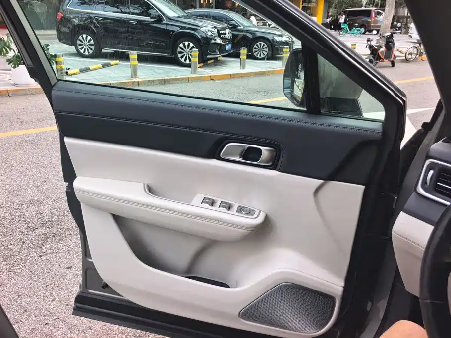Li Auto Li ONE — миниатюра 7