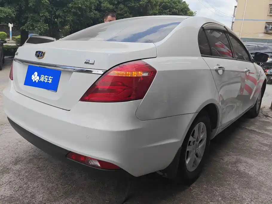 Geely Emgrand — миниатюра 3
