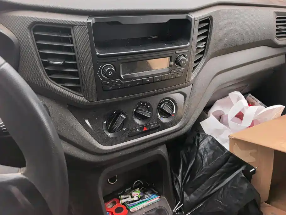 Wuling Hongguang V — миниатюра 13
