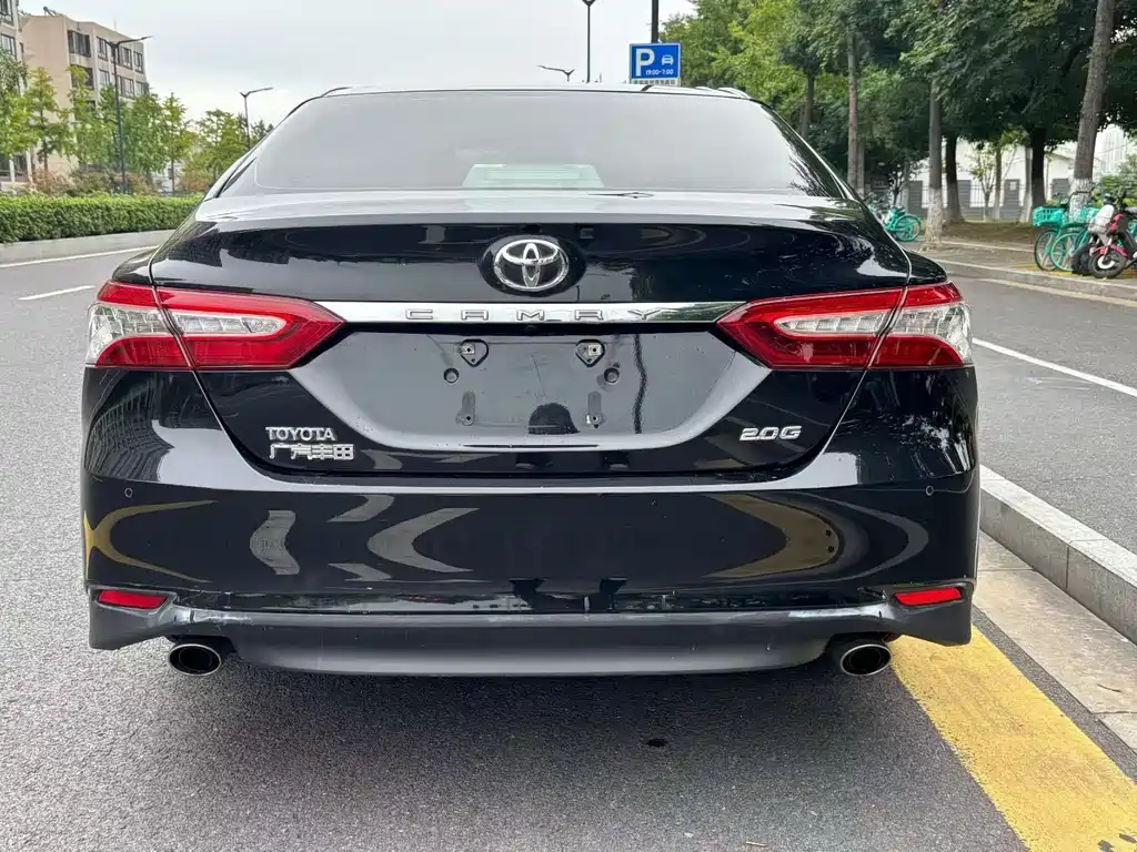 Toyota Camry — миниатюра 5