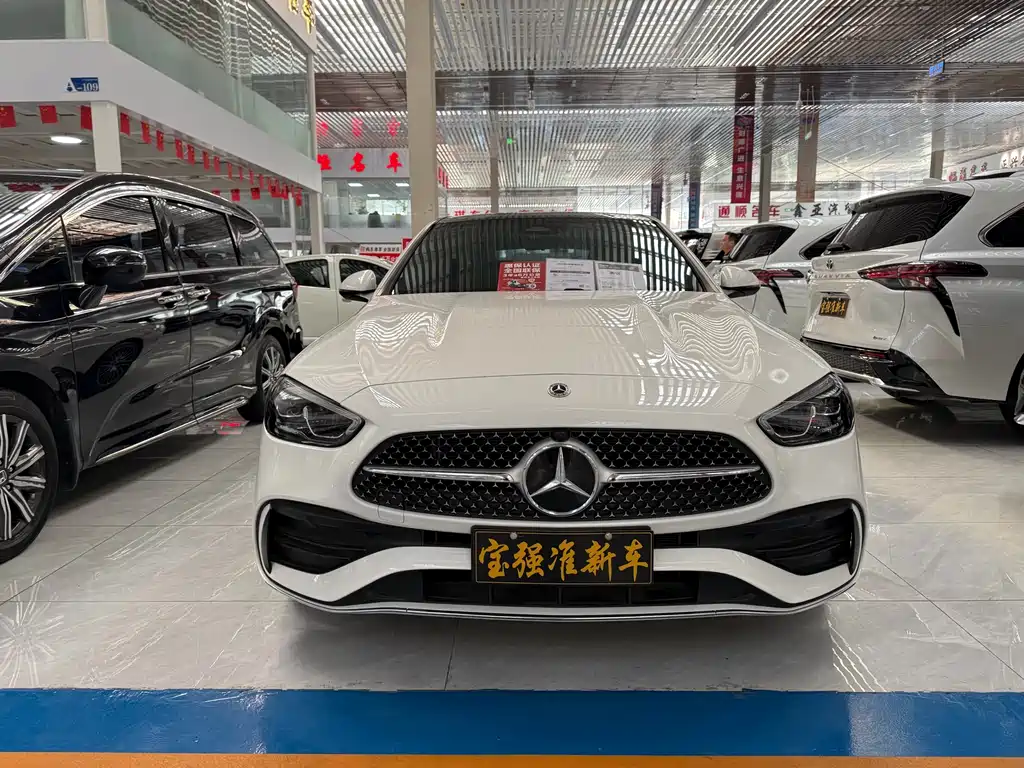 Mercedes-Benz C-Class 2024