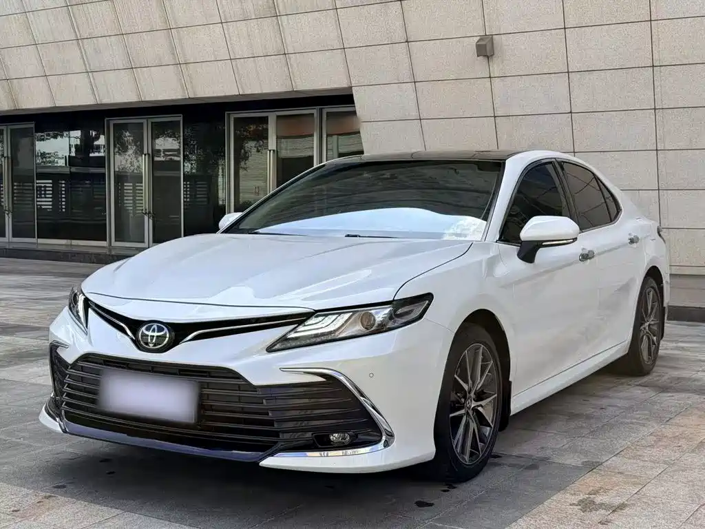 Toyota Camry — миниатюра 3