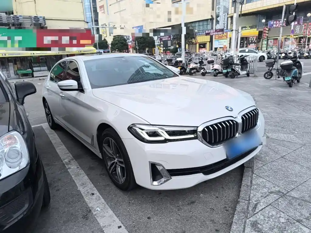 BMW 5 Series — миниатюра 4