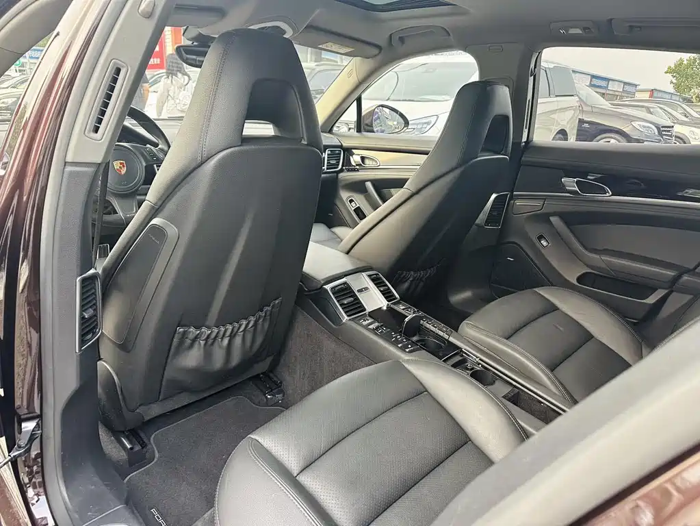 Porsche Panamera 2014 Panamera 4 3.0T