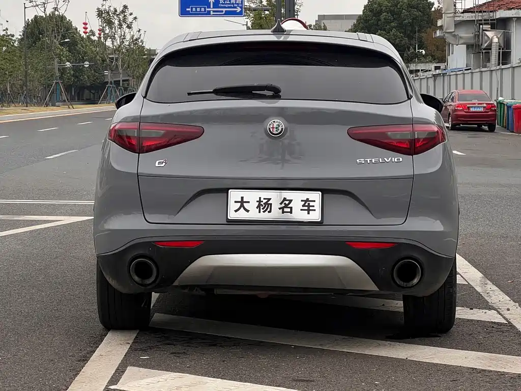 Alfa Romeo Stelvio — миниатюра 7