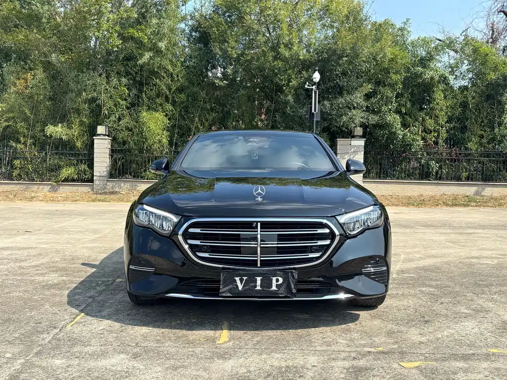 Mercedes-Benz E-Class — миниатюра 2