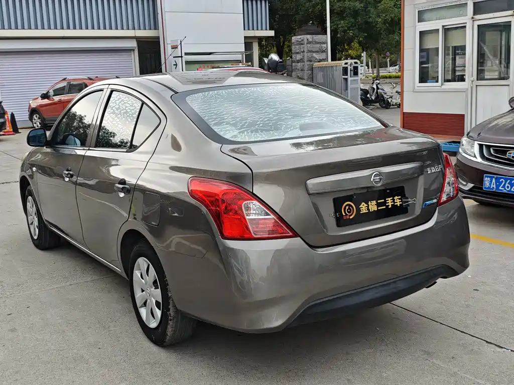 Nissan Sunny — миниатюра 2