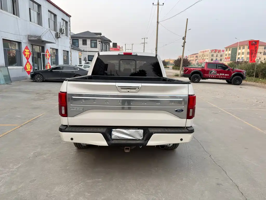 Ford F-150 Raptor — миниатюра 8