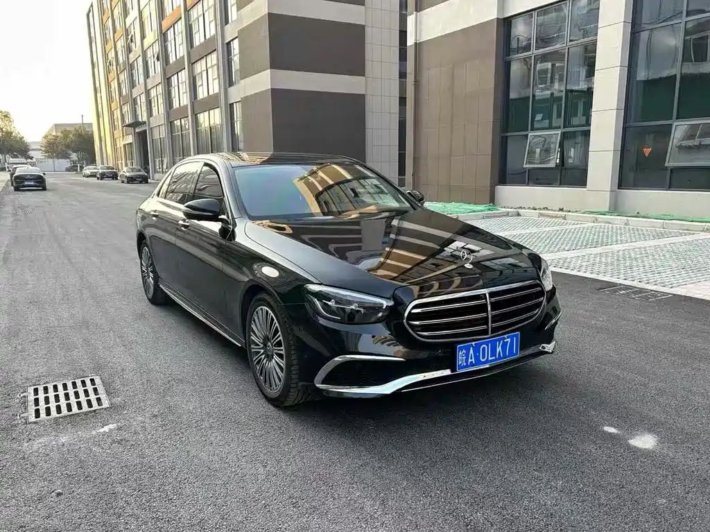 Mercedes-Benz E-Class — миниатюра 3