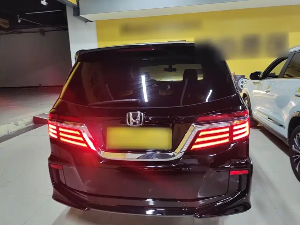 Honda Elysion — миниатюра 6