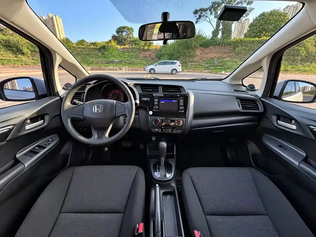 Honda Fit — миниатюра 5