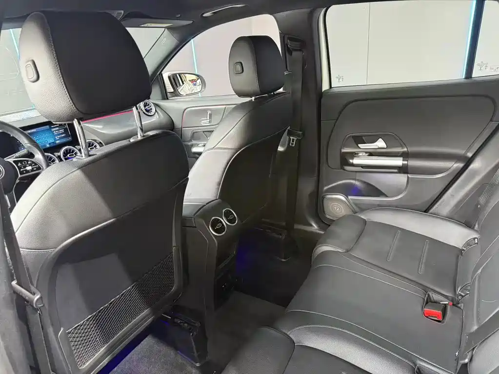Mercedes-Benz GLA — миниатюра 10