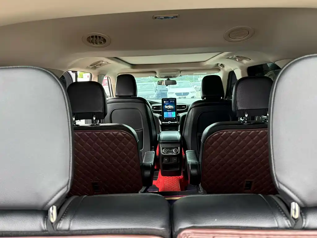 Ford Explorer — миниатюра 6