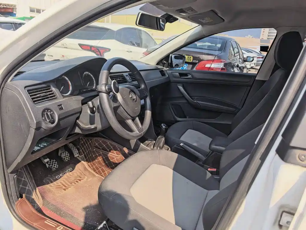 Skoda Rapid — миниатюра 6