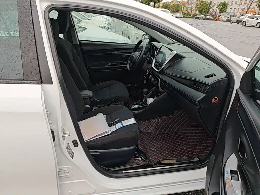 Toyota Yaris L — миниатюра 25