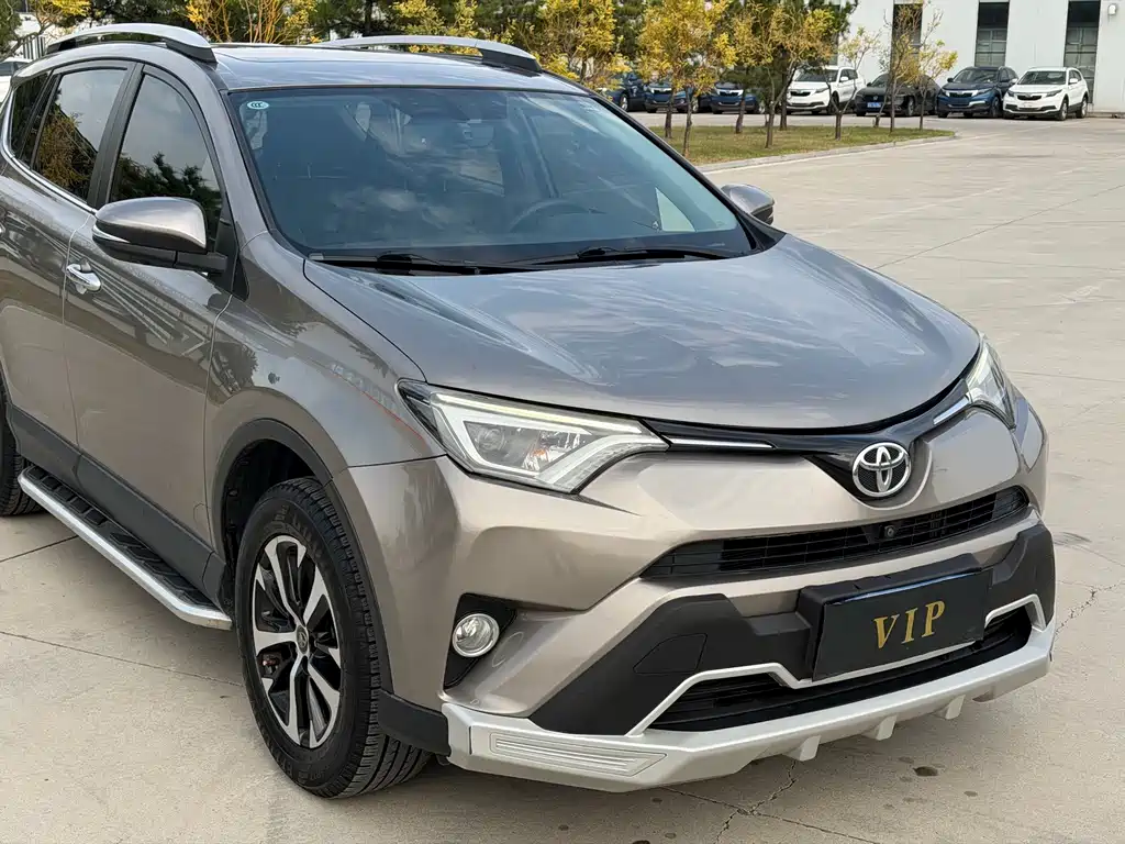 Toyota RAV4 — миниатюра 3