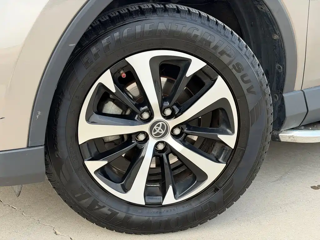 Toyota RAV4 — миниатюра 18