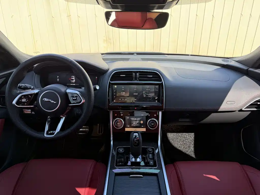 Jaguar XEL — миниатюра 5