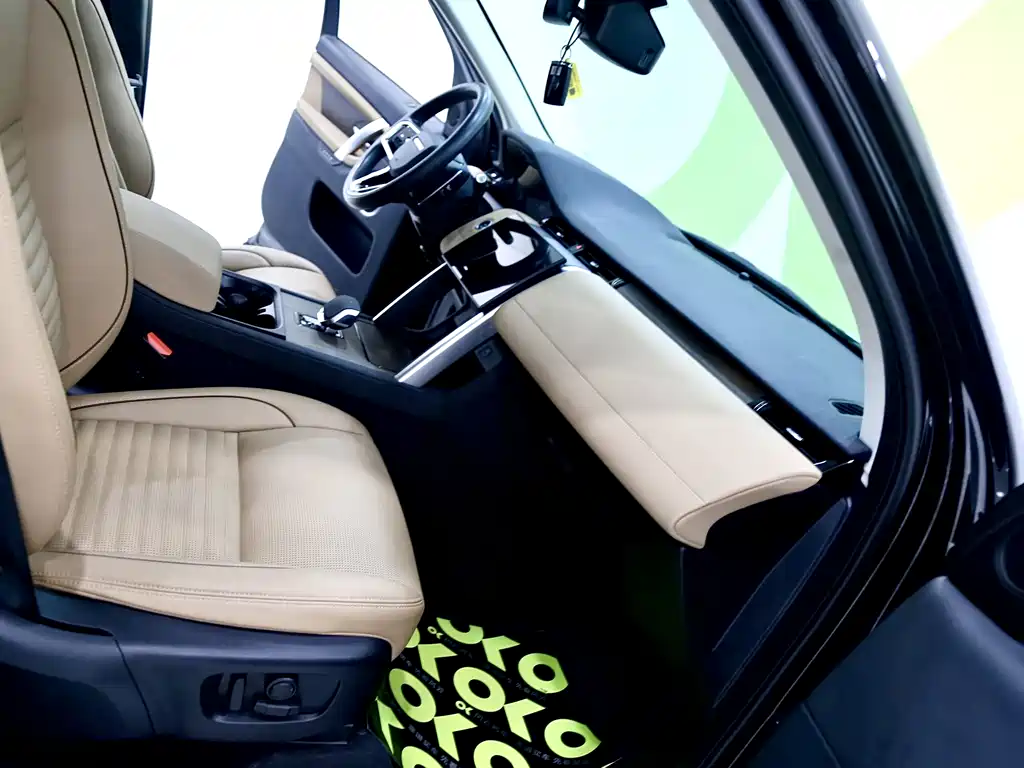 LAND ROVER DISCOVER SPORTS