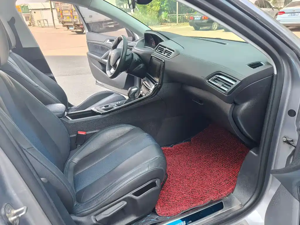 Peugeot 308 — миниатюра 4