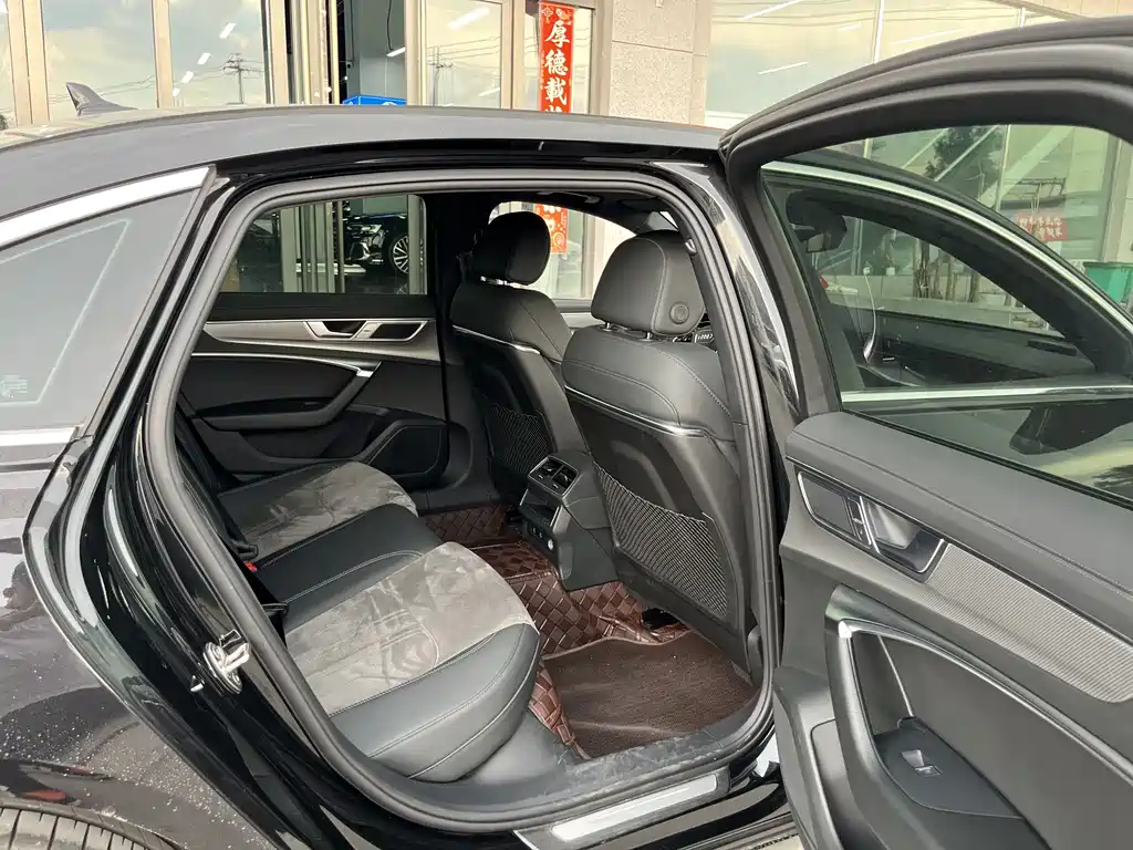 Audi A6L 2023 40 TFSI Luxury