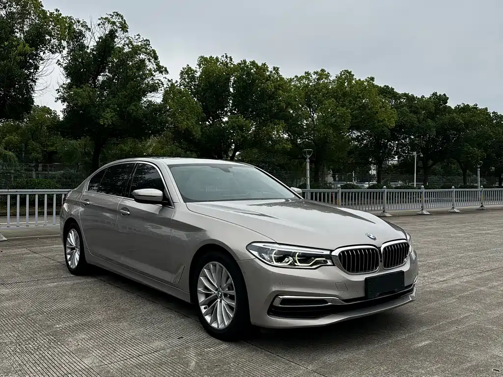 BMW 5 Series — миниатюра 2