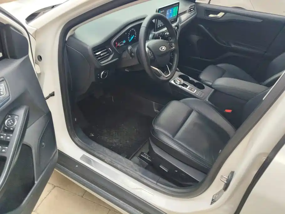 Ford Focus Active — миниатюра 9