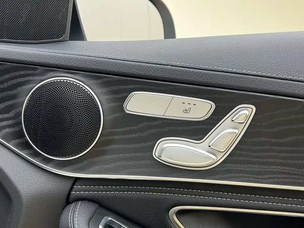 Mercedes-Benz C-Class — миниатюра 12
