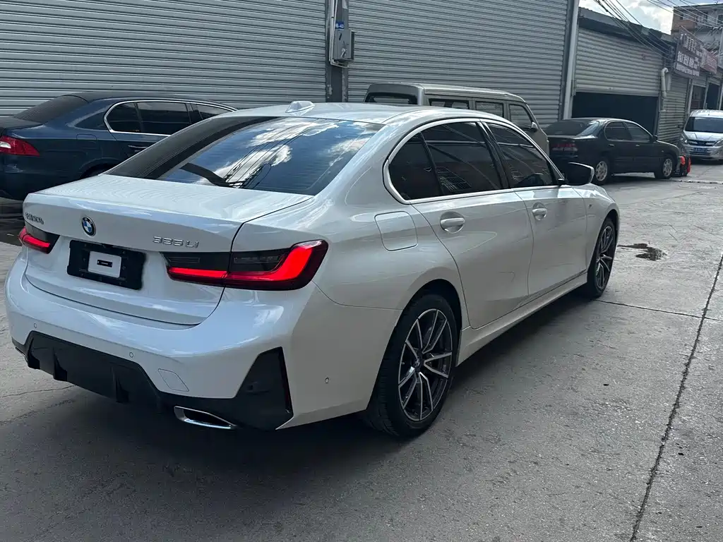 BMW 3 Series — миниатюра 10