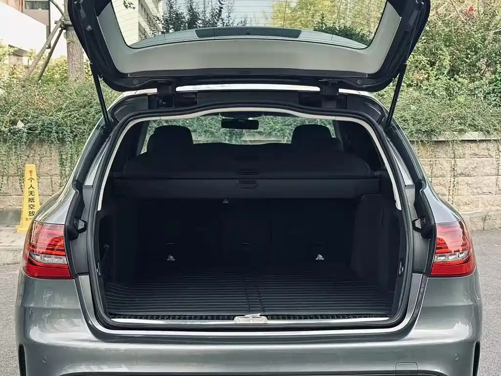 Mercedes-Benz C-Class (Import) — миниатюра 7