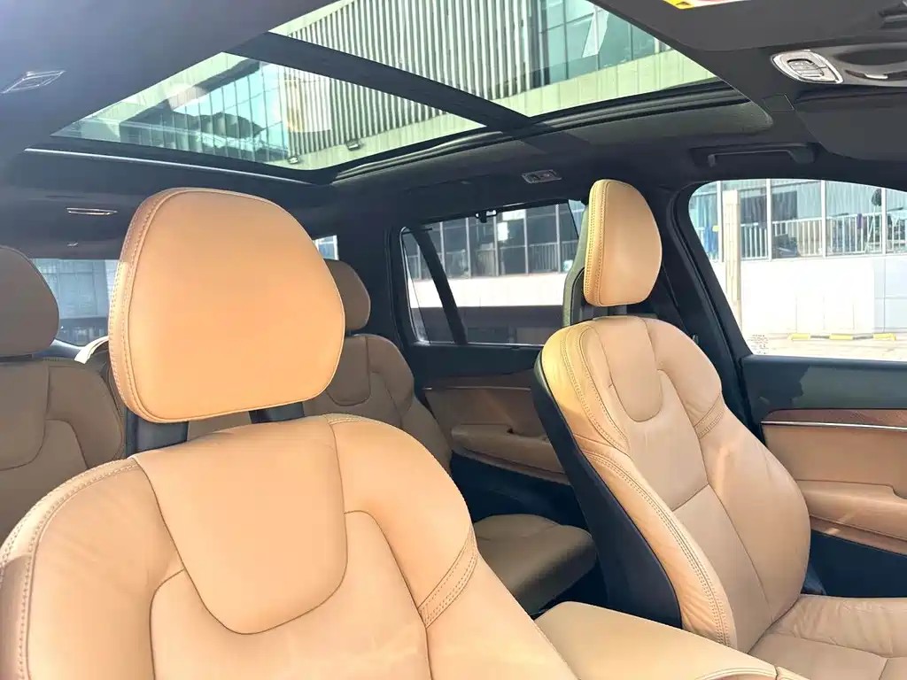 Volvo XC90 — миниатюра 12