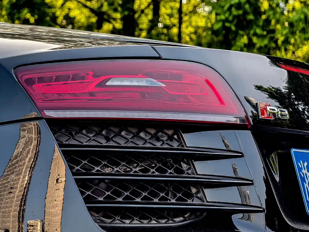 Audi R8 — миниатюра 8