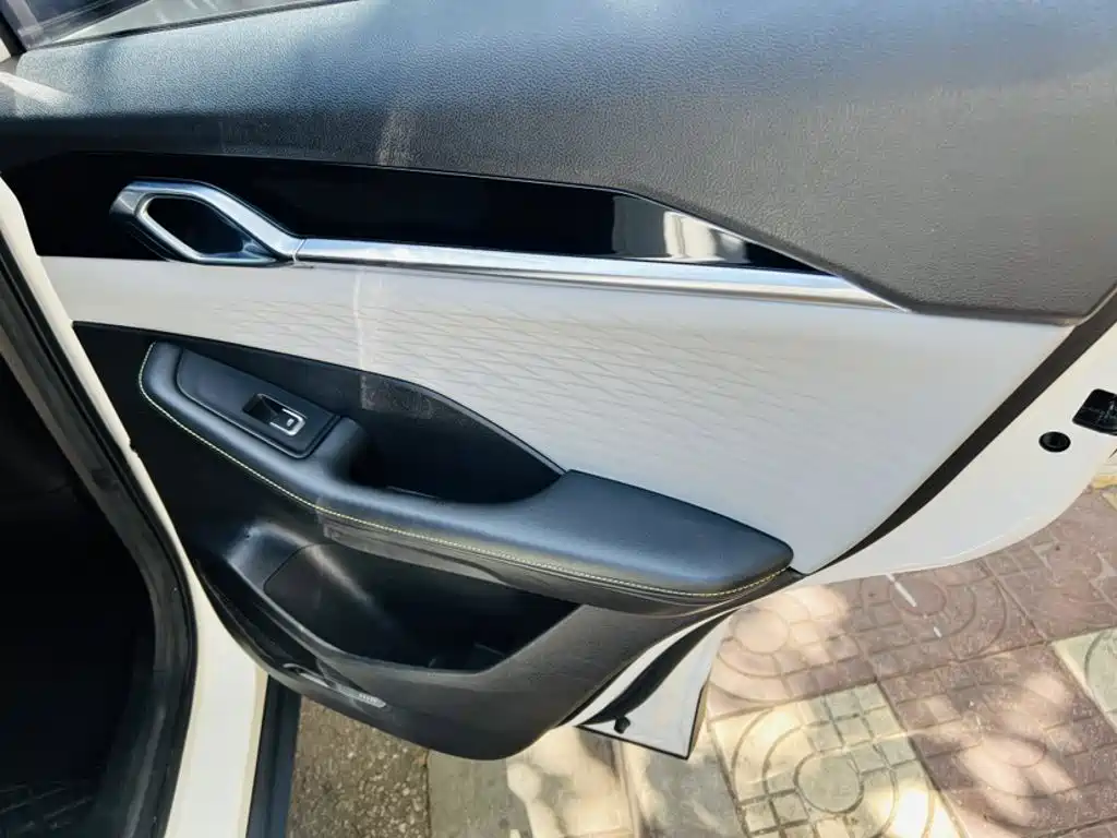 Geely Binyue — миниатюра 17