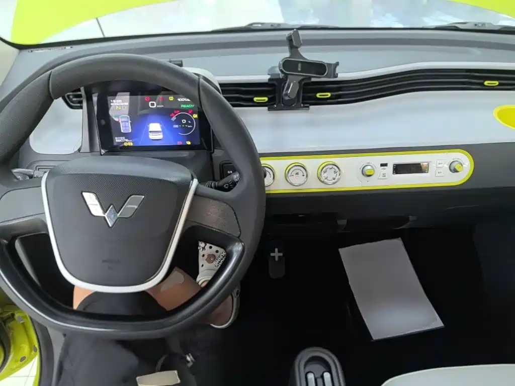 Wuling MINIEV — миниатюра 10