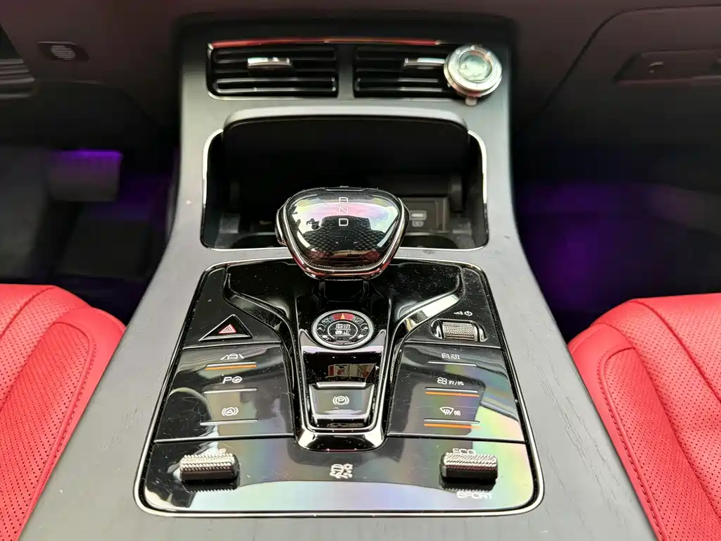 BYD Han — миниатюра 8