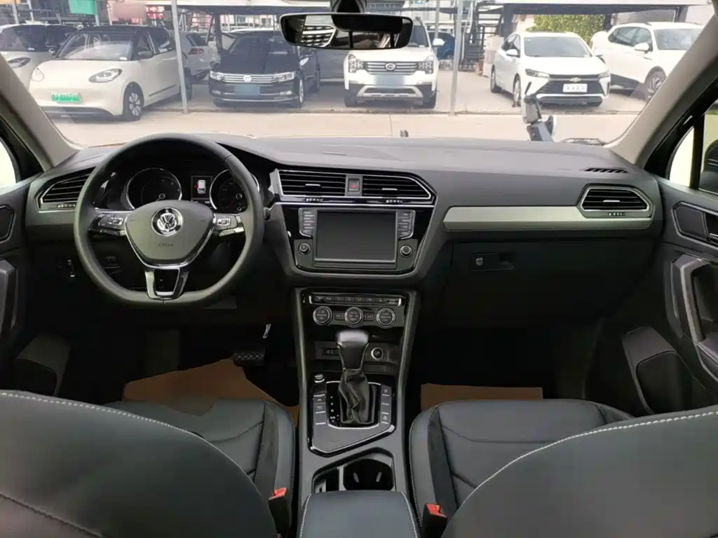 Volkswagen Tiguan L — миниатюра 10