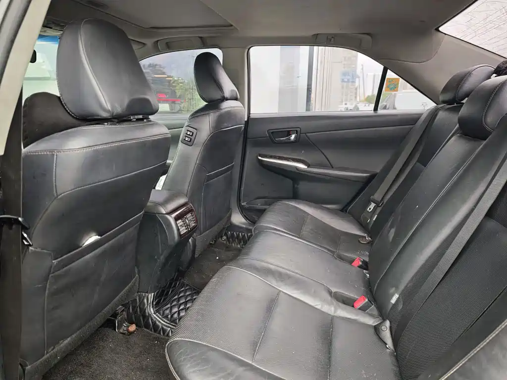 Toyota Camry — миниатюра 9