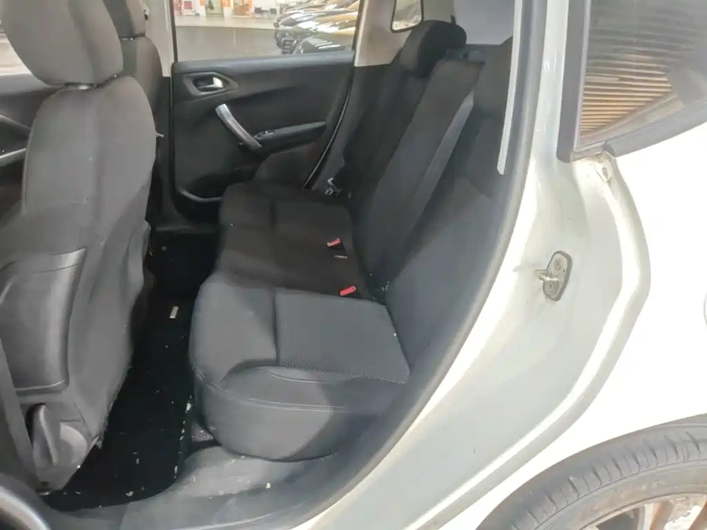 Peugeot 2008 — миниатюра 17