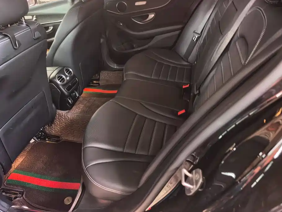 Mercedes-Benz C-Class — миниатюра 11
