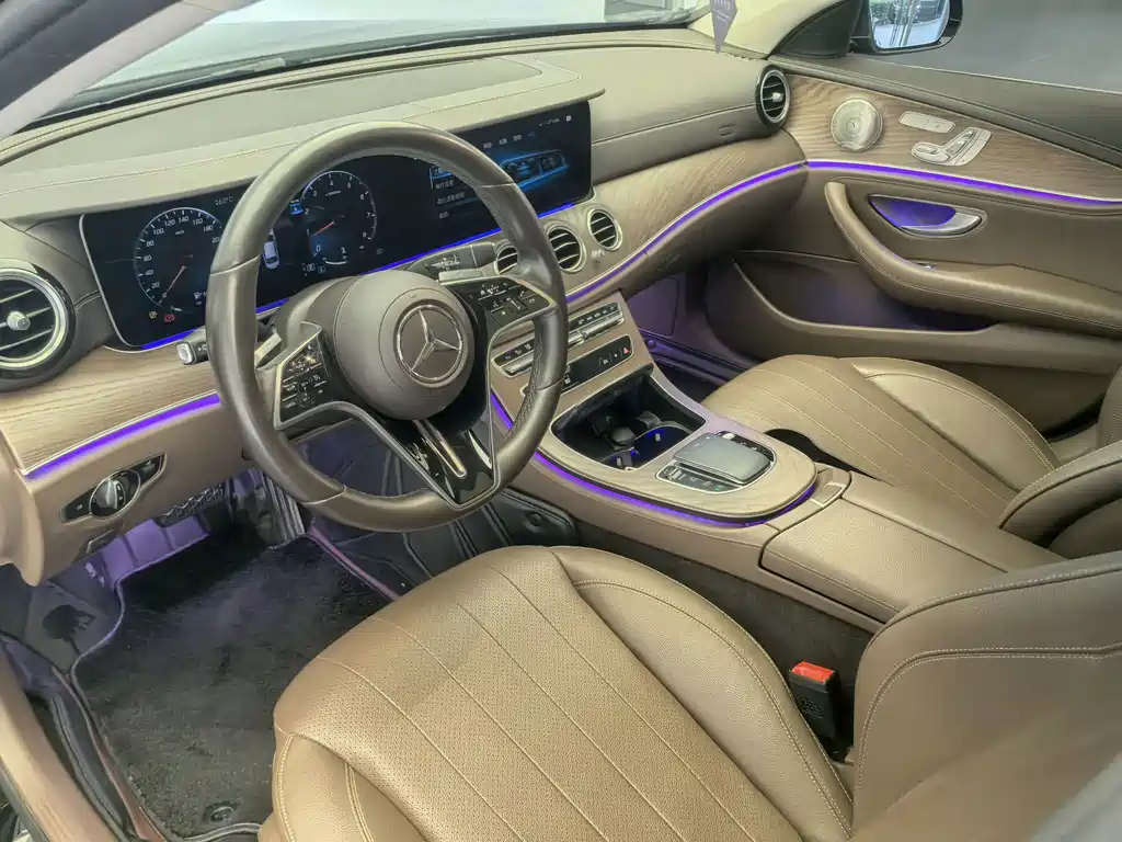 Mercedes-Benz E-Class — миниатюра 12
