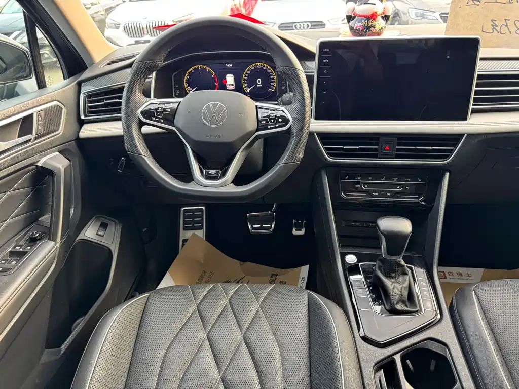 Volkswagen Tiguan L — миниатюра 11