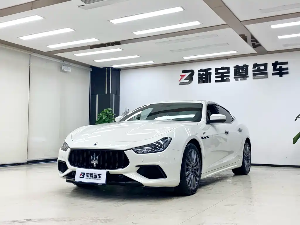 MASERATI GHIBLI