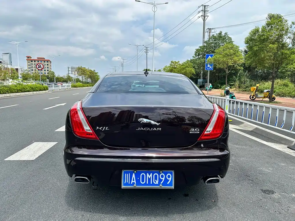 Jaguar XJ — миниатюра 10