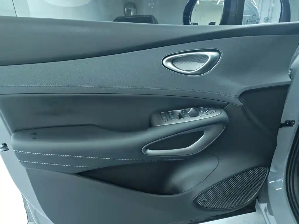 BYD Sealion 05 EV — миниатюра 10
