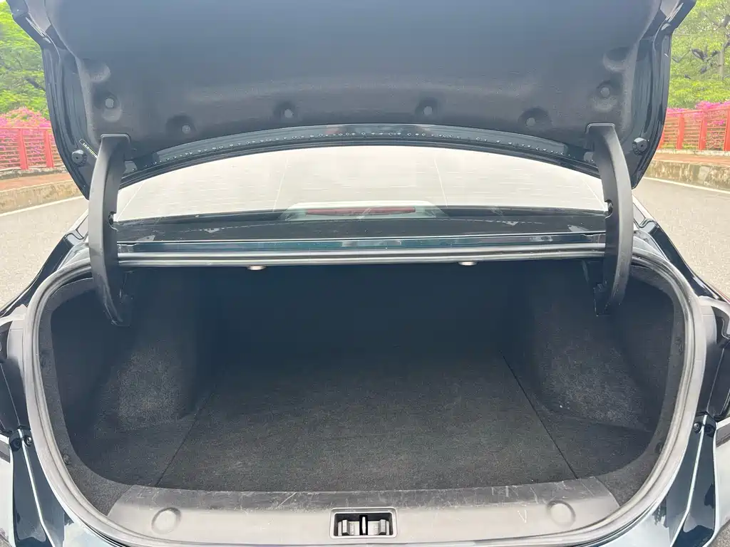 DONGFENG YI HYUN MAX