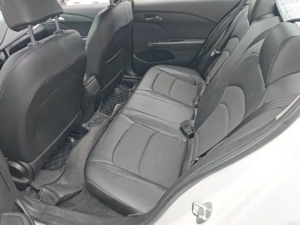 Chevrolet Cavalier — миниатюра 17